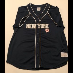 Yankees shirt women’s